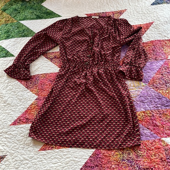Everly Dresses & Skirts - Everly long sleeve dress - very good condition